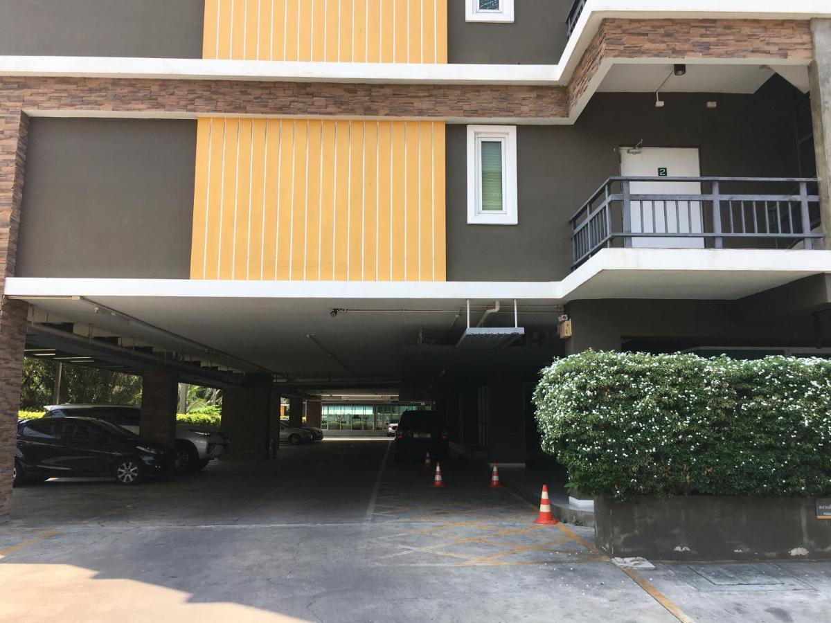 The Living Condo Bangsaen Esterno foto